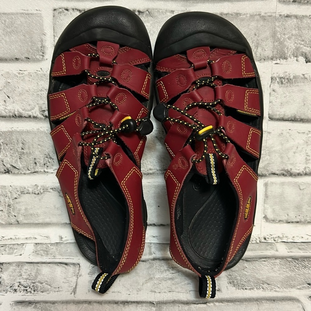 KEEN Newport H2 Men's Size 7 Red Waterproof Outdoor Hiking Sandals